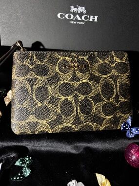 Coach wristlet brand new larger size